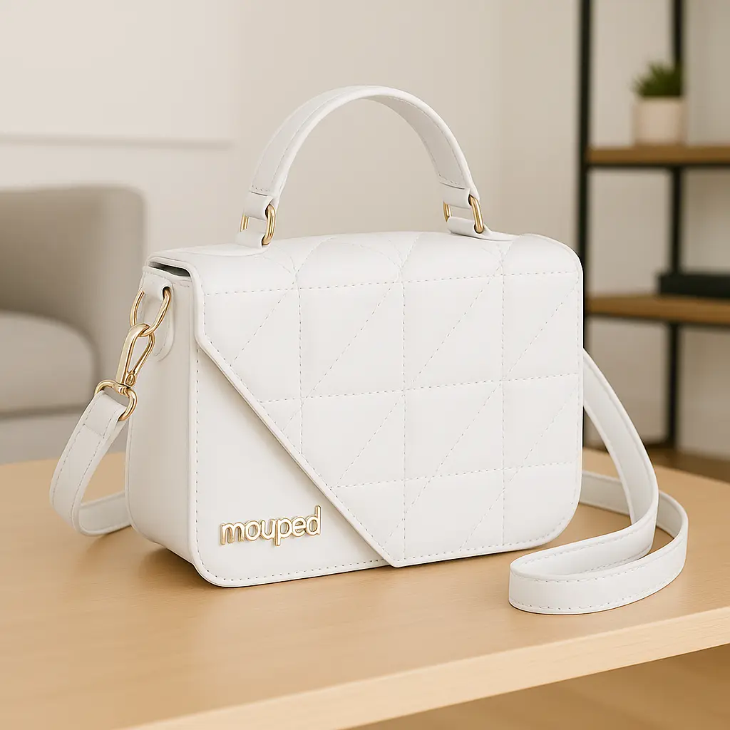 Bolsa Mouped branca com acabamento bordado, alça de mão e alça transversal